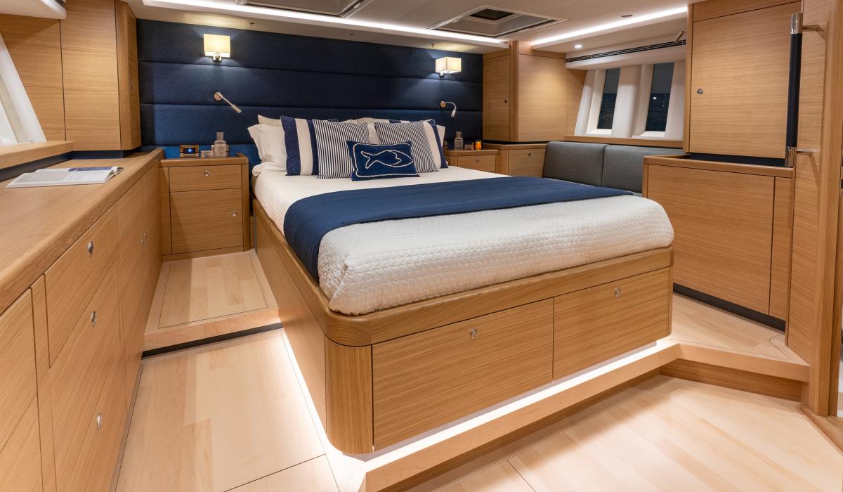 Oyster675 Interior MainCabin