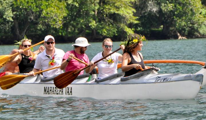 Rally Group Canoeing Moorea