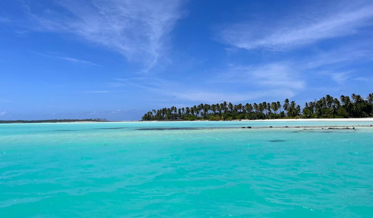 Turquoise sea inCocos Keeling Islands v2