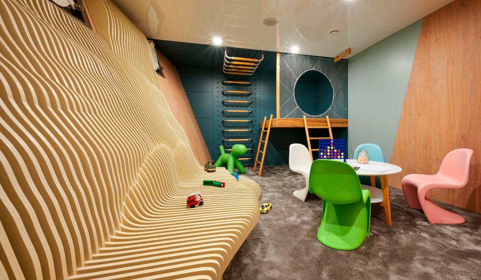 Yacht Ohana Interior 2