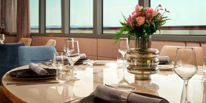 Yacht Ohana Interior 4