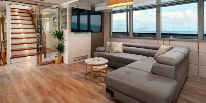 Yacht Ohana Interior