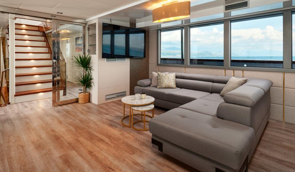 Yacht Ohana Interior