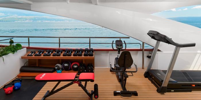 Yacht Ohana On deck 2