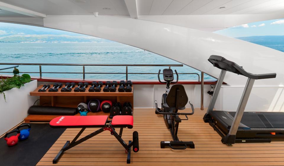 Yacht Ohana On deck 2