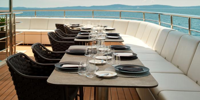 Yacht Ohana On deck 5