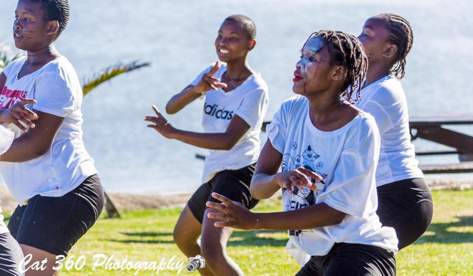 Zindya Dance Group performing