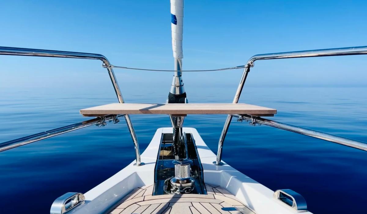 calm waters sailing yacht