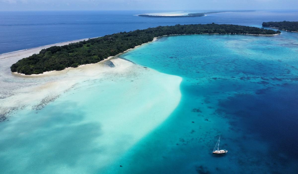 oyster 62 uhuru papua new guinea aerial
