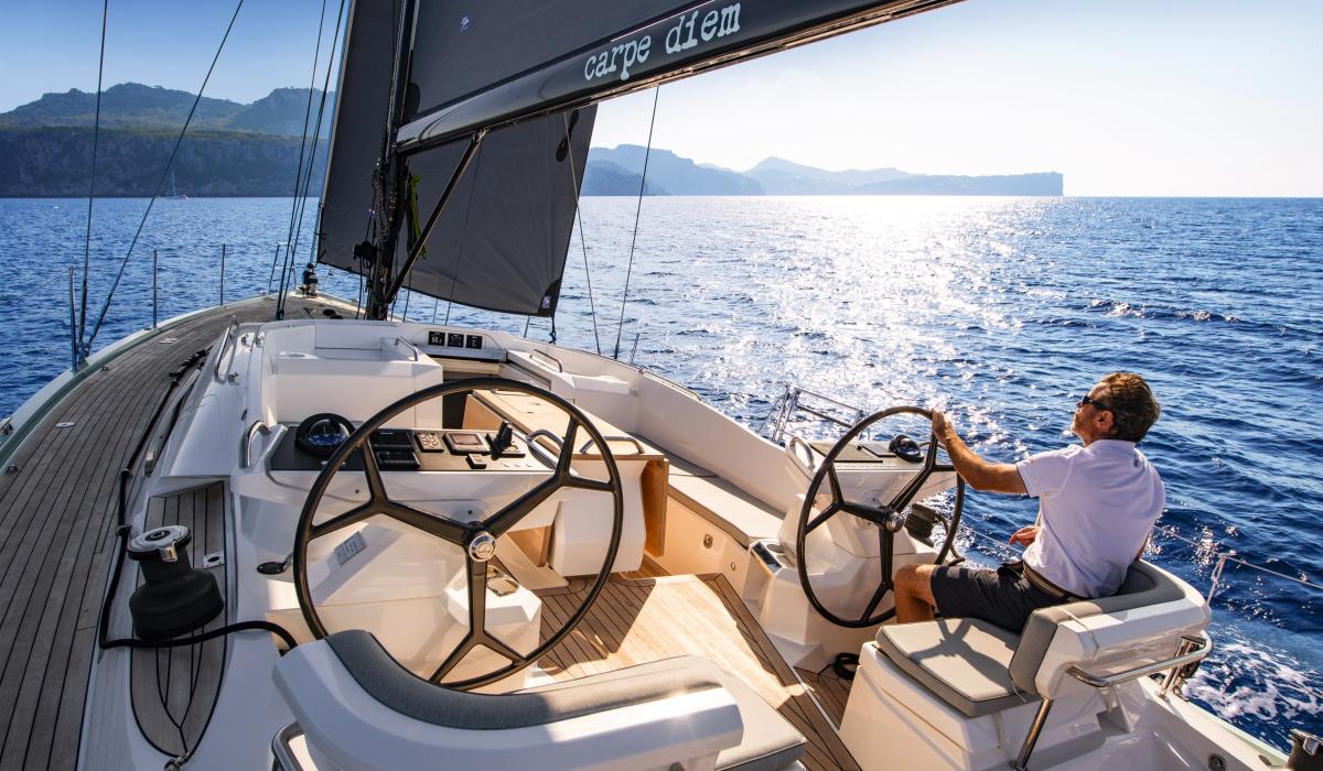 twin helm of sailing yacht