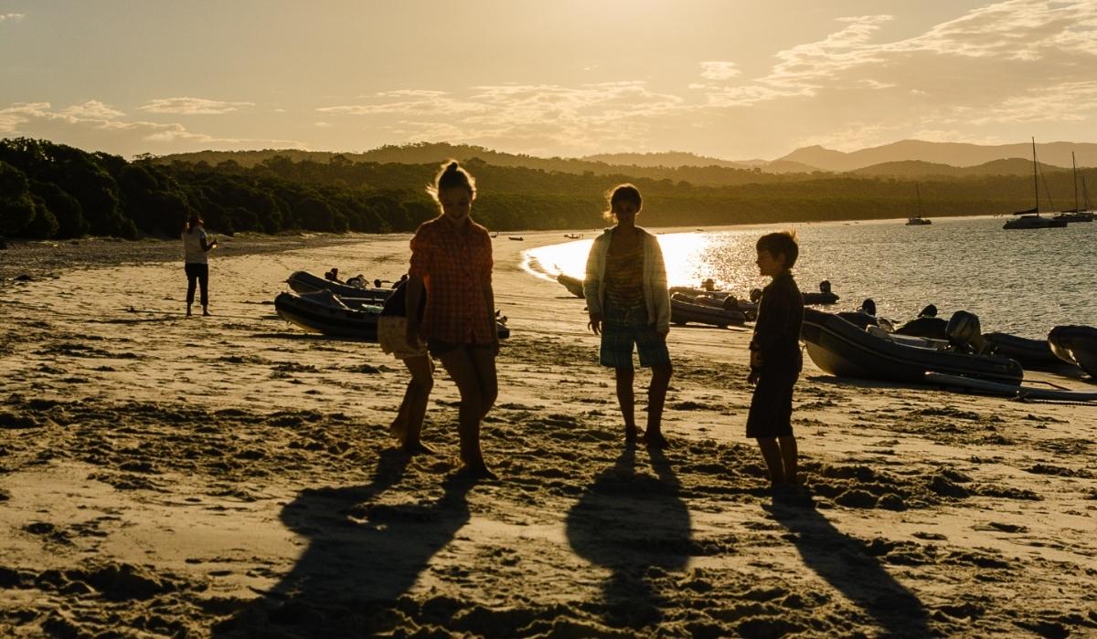 Children on beach Oyster World Rally