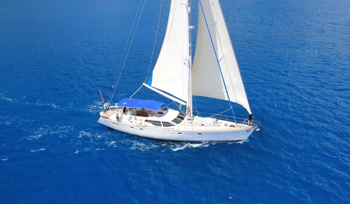 Oyster 66 Valentine Sailing 2