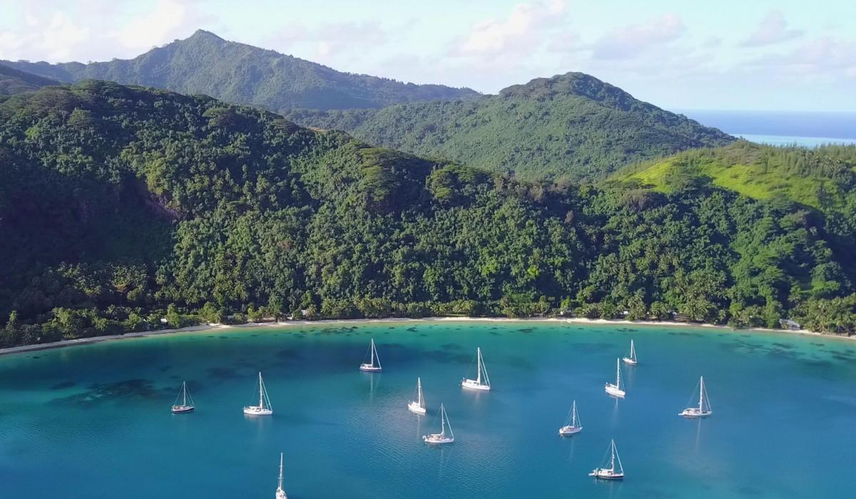 Oyster Yachts in Avea Bay Huahine