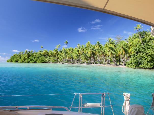 Uhuru Yacht in Paradise1