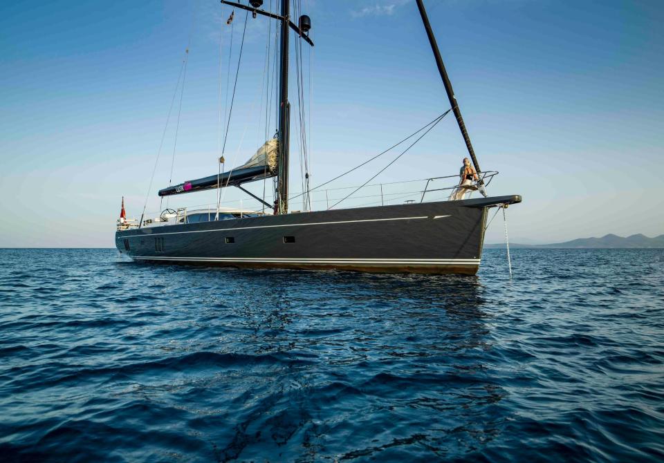 bluewater sailing yacht v2