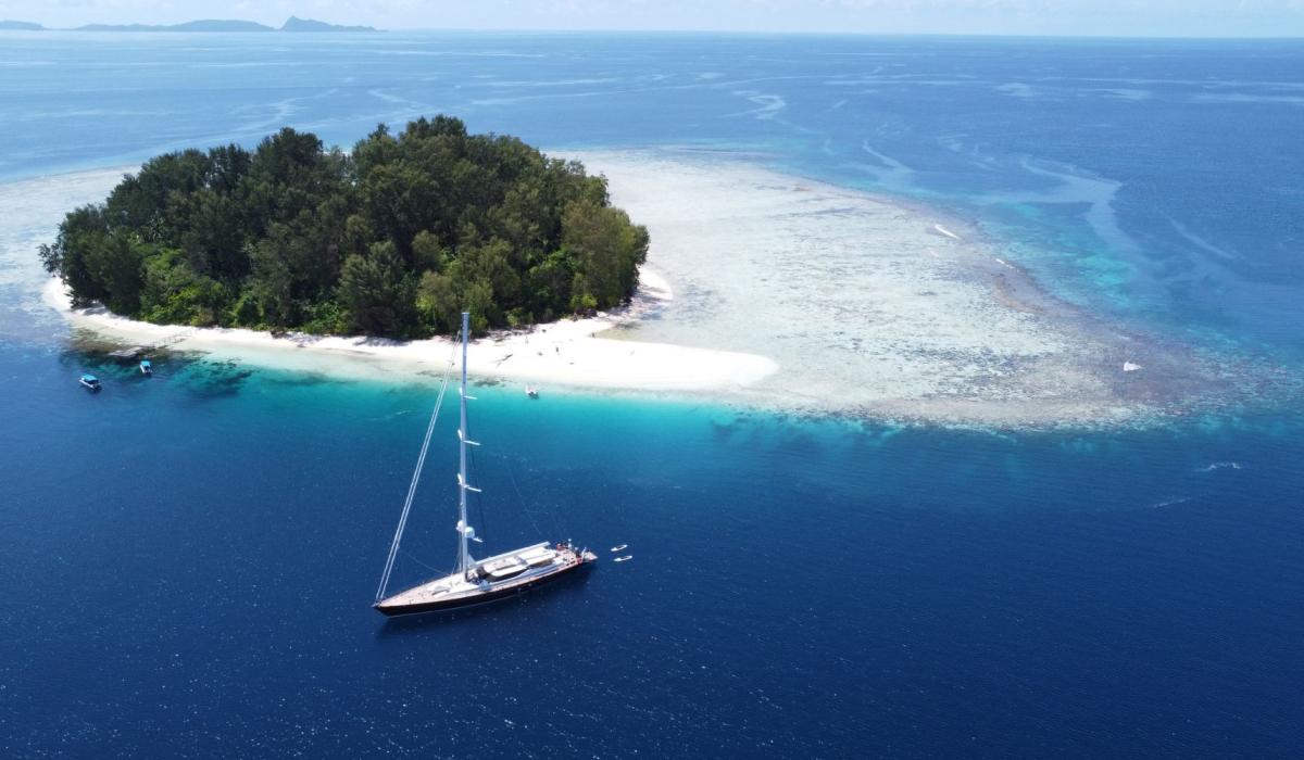 thandeka 112ft sailing yacht campernicholsons dubois yacht for charter bgyb 02