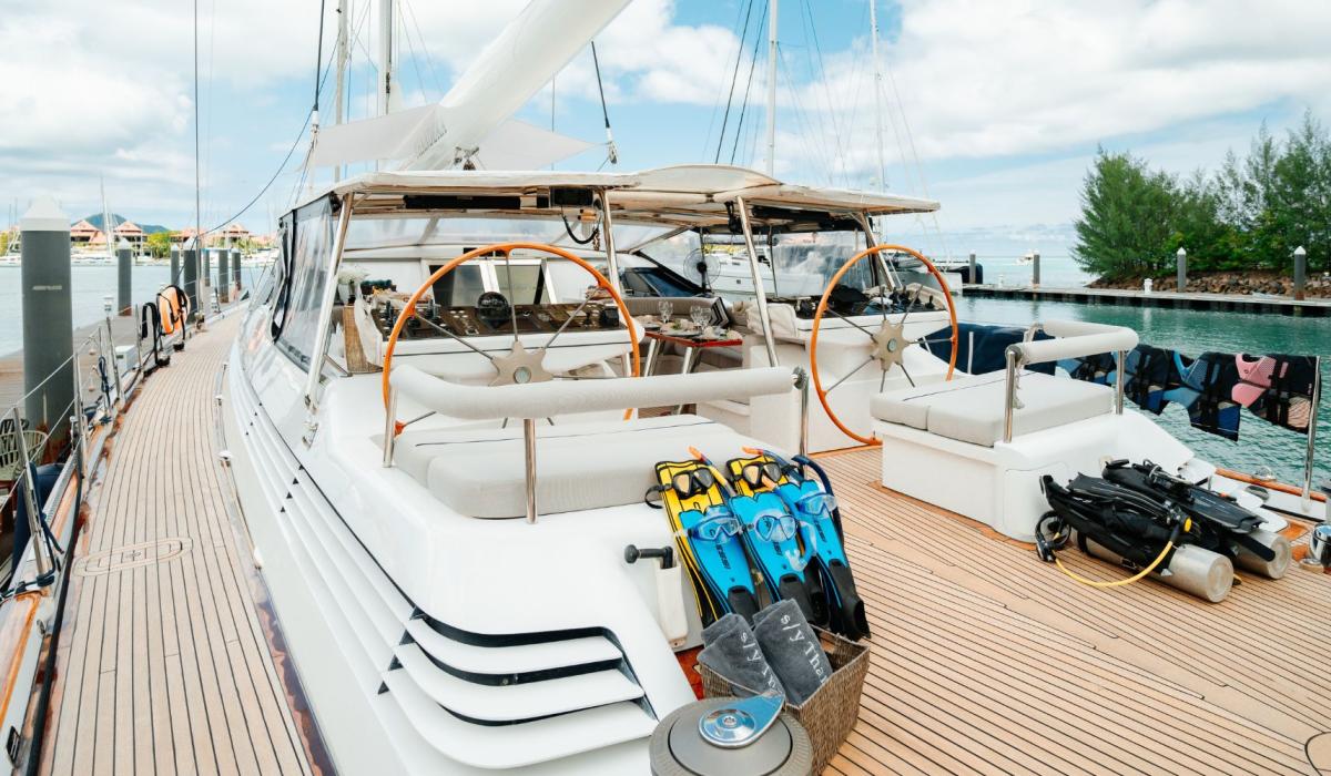 thandeka 112ft sailing yacht campernicholsons dubois yacht for charter bgyb 08