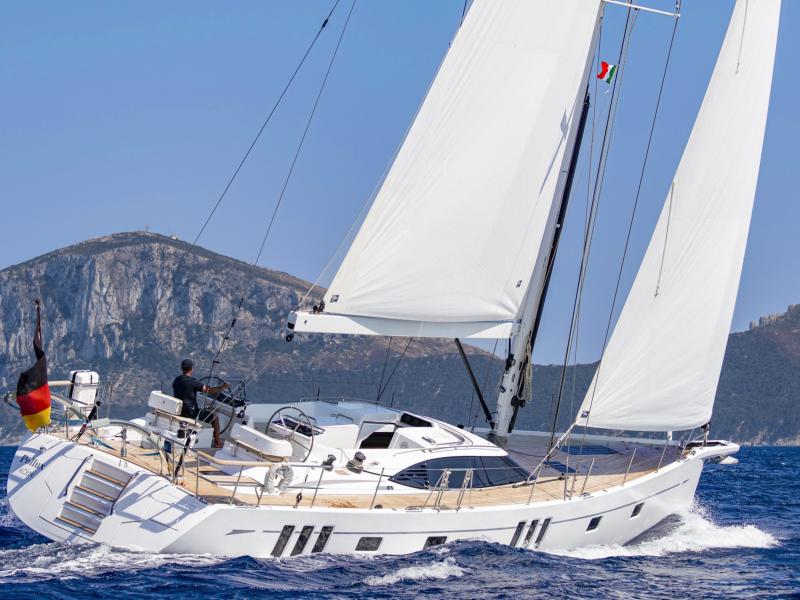 565 sailing sardinia m v2