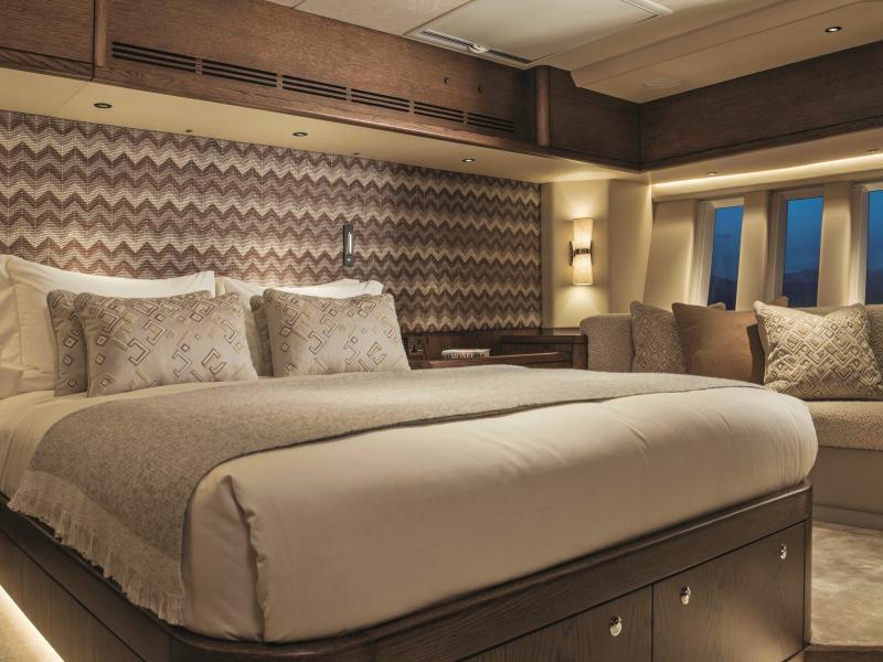 Oyster 885 master cabin