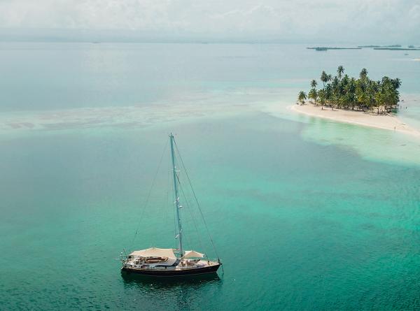 Oyster Yachts The adventure machine Uhuru D