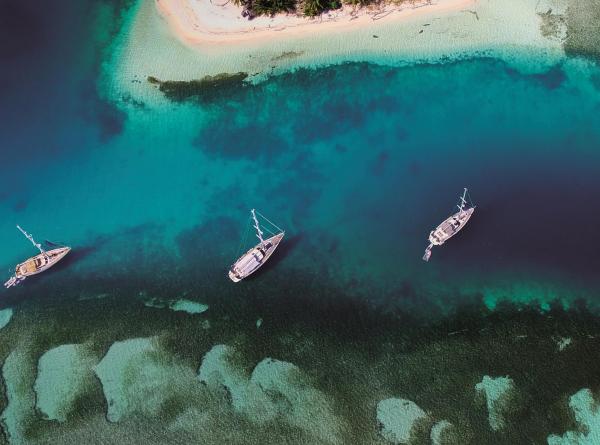 Snapshots of a circumnavigation v2