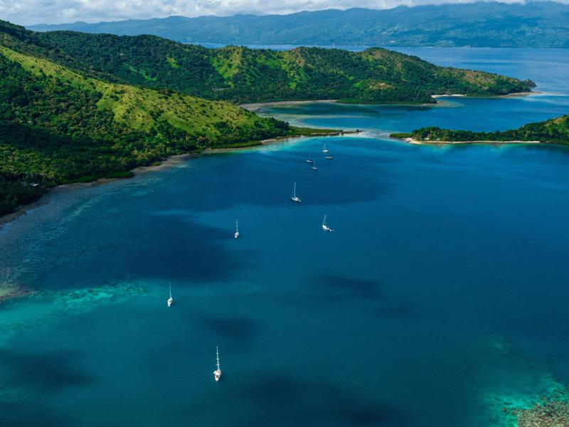 sail around the word with Oyster