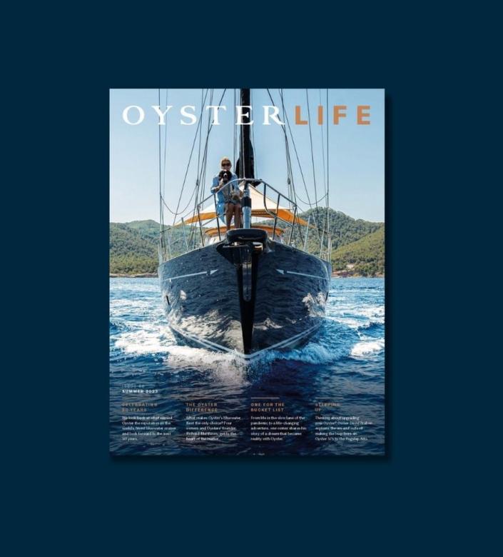 Oyster Life carousel navy blue BG 3