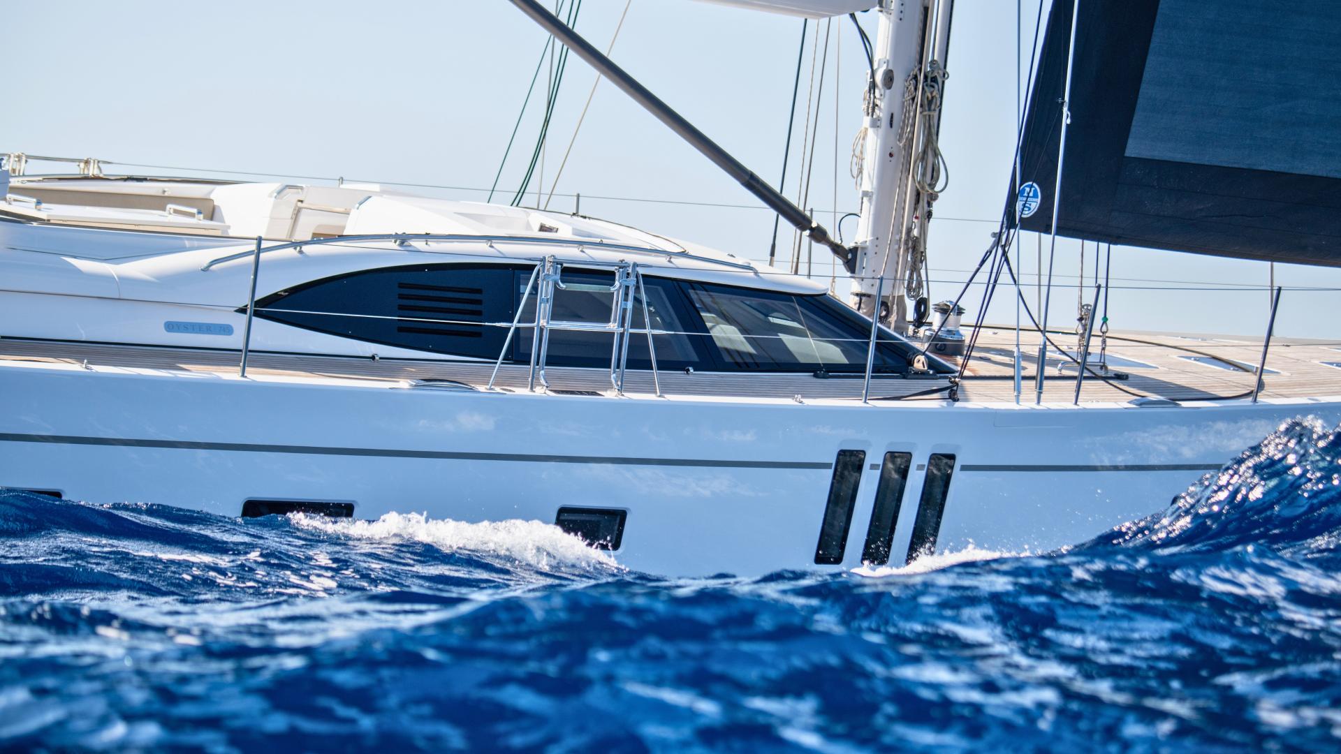 Oyster 745 75 Foot Luxury Bluewater Sailing Yacht Exterior Features Gallery 7