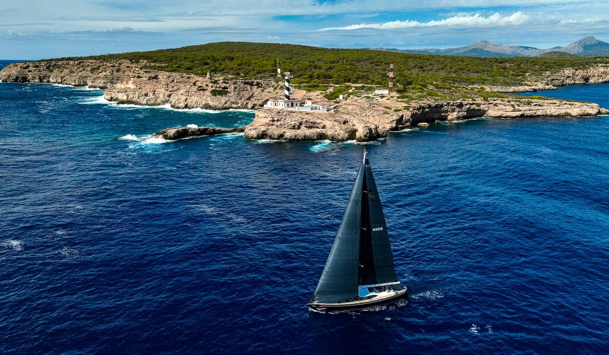 Oyster 885 Achenar Luxury Sailing Yacht Sailing Palma Mallorca