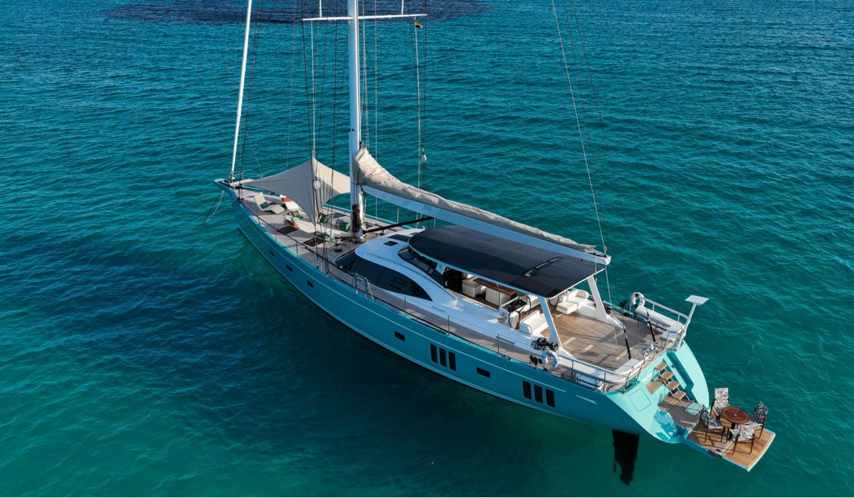 Oyster 885 Series II 90 Foot Luxury Sailing Yacht For Sale Images 12