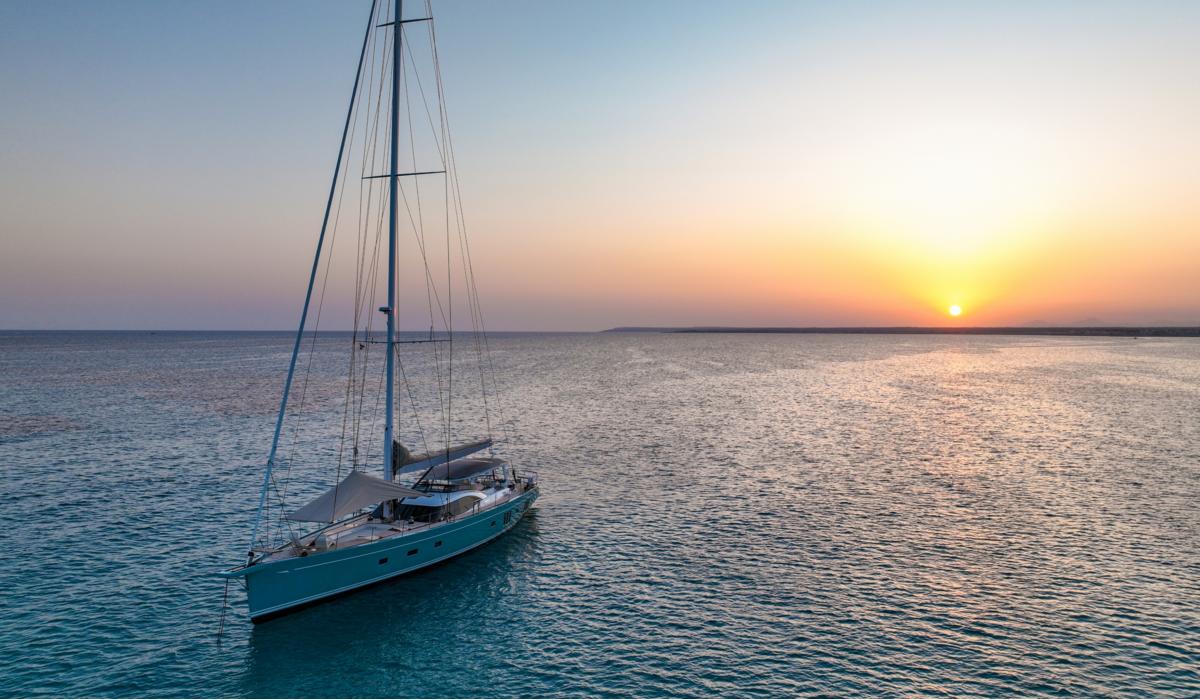 Oyster 885 Series II 90 Foot Luxury Sailing Yacht For Sale Images 16