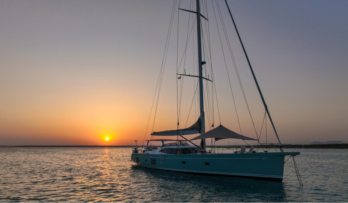 Oyster 885 Series II 90 Foot Luxury Sailing Yacht For Sale Images 17