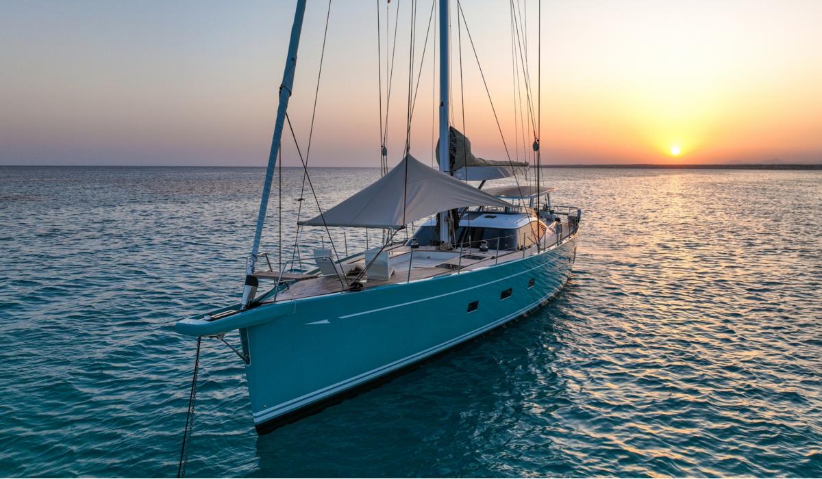 Oyster 885 Series II 90 Foot Luxury Sailing Yacht For Sale Images 18