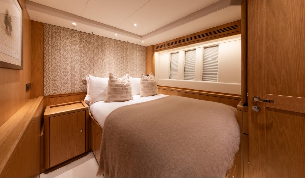 Oyster 885 Series II 90 Foot Luxury Sailing Yacht For Sale Images 38