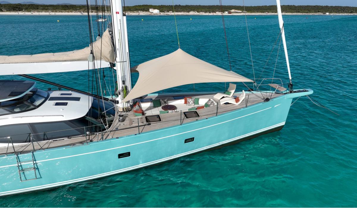 Oyster 885 Series II 90 Foot Luxury Sailing Yacht For Sale Images 46