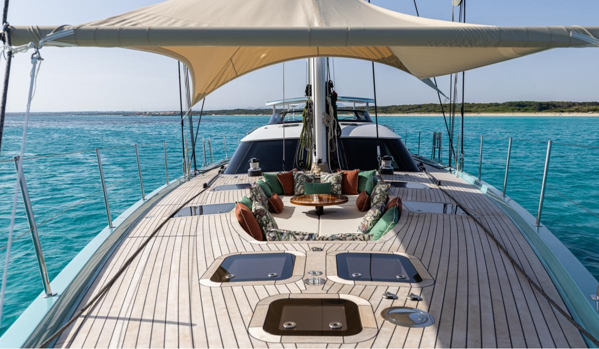Oyster 885 Series II 90 Foot Luxury Sailing Yacht For Sale Images 49