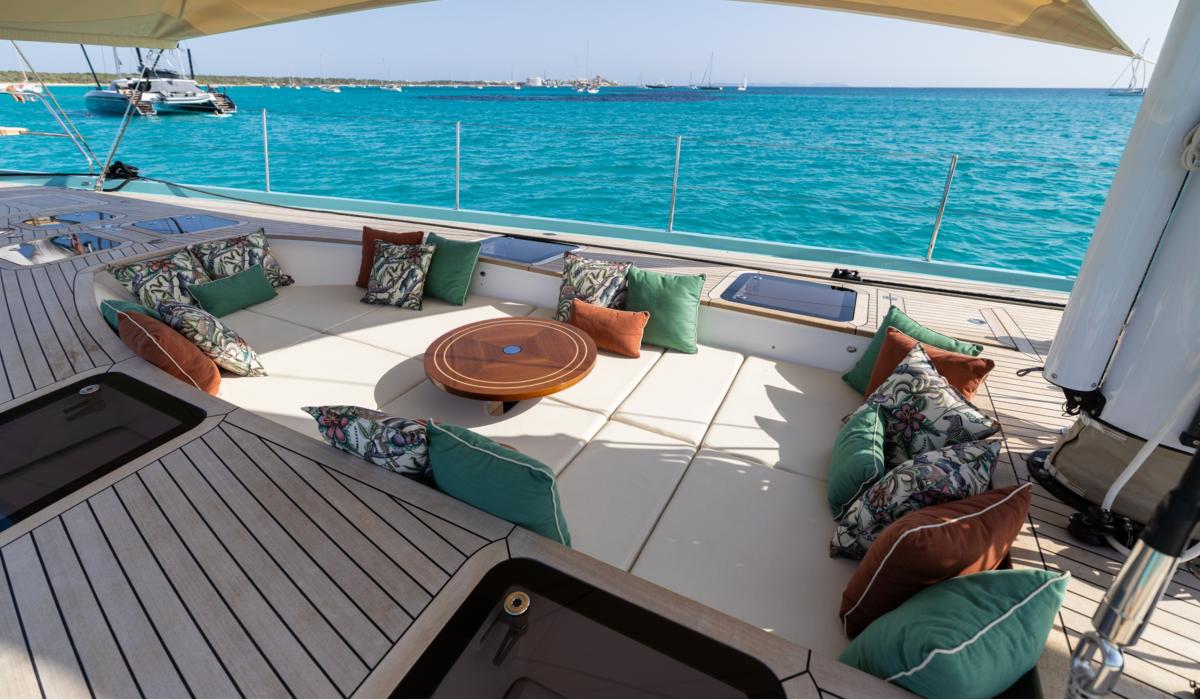 Oyster 885 Series II 90 Foot Luxury Sailing Yacht For Sale Images 50