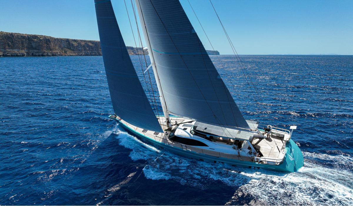 Oyster 885 Series II 90 Foot Luxury Sailing Yacht For Sale Images 8