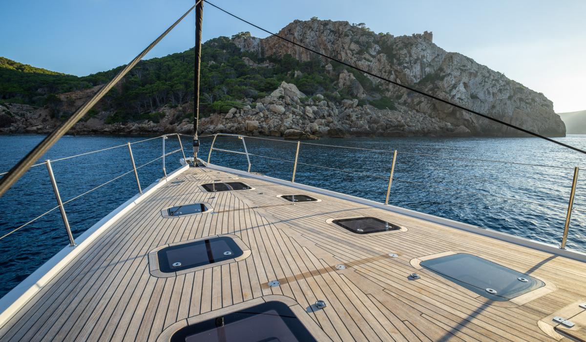 Oyster Yachts Oyster 745 Kalia Flush Foredeck