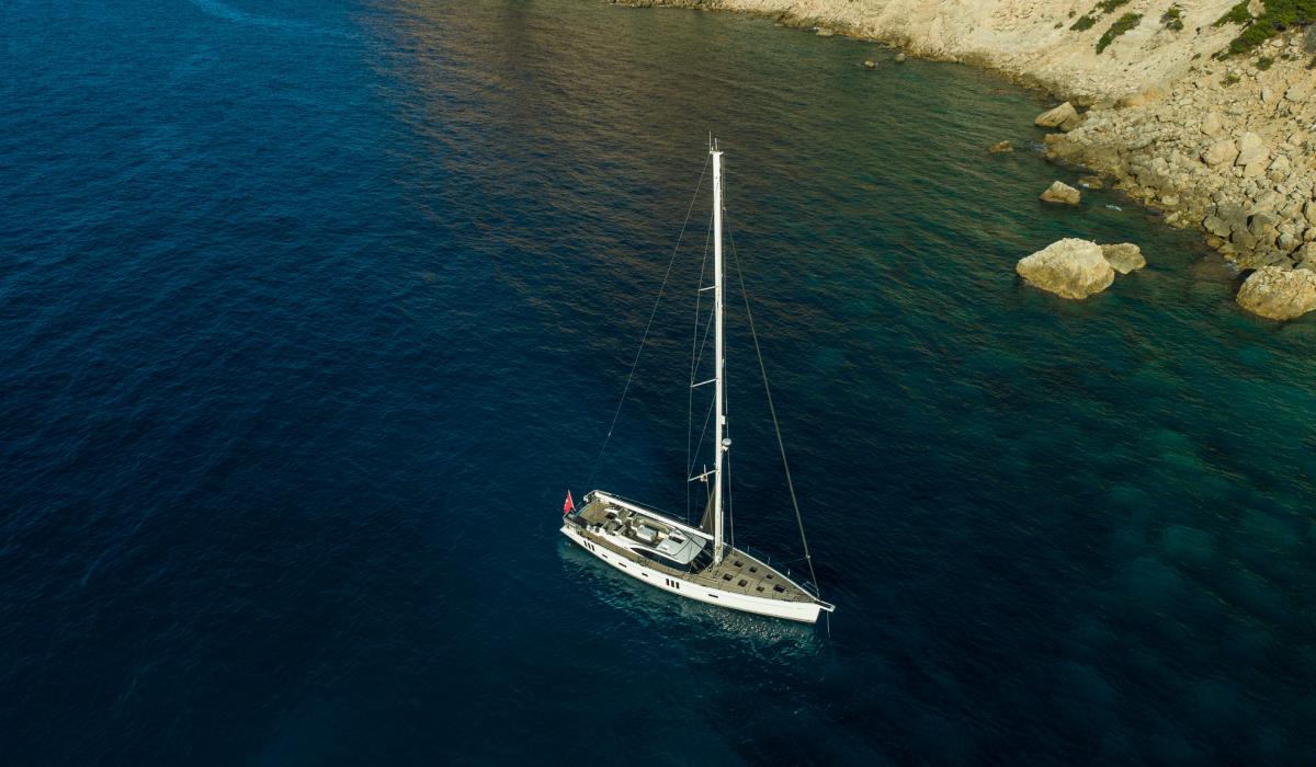 Oyster Yachts Oyster 745 Kalia Luxury Big Sailing Yacht At Anchor