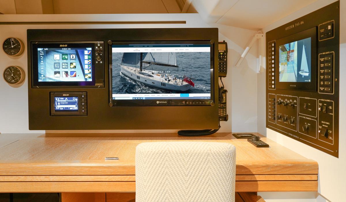 Oyster Yachts Oyster 745 Kalia Navigation Station