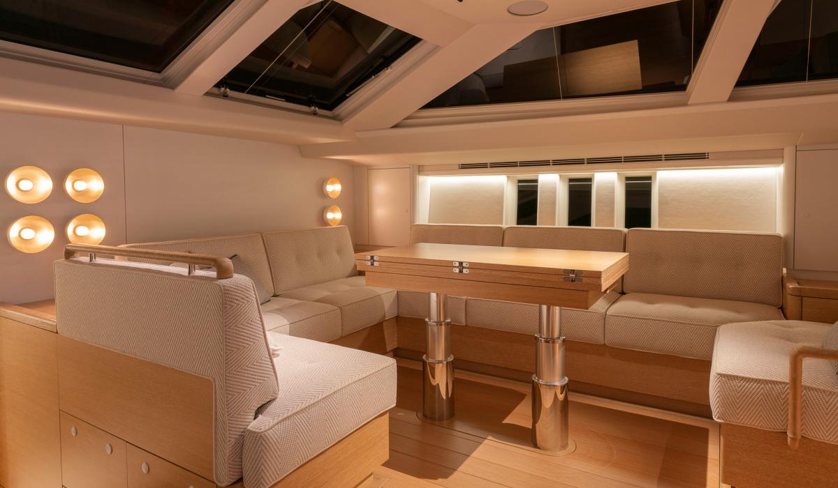 Oyster Yachts Oyster 745 Kalia Saloon Table
