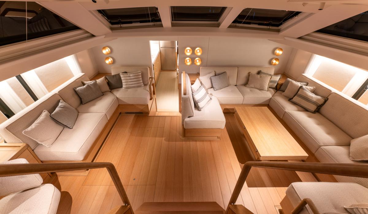 Oyster Yachts Oyster 745 Kalia Saloon