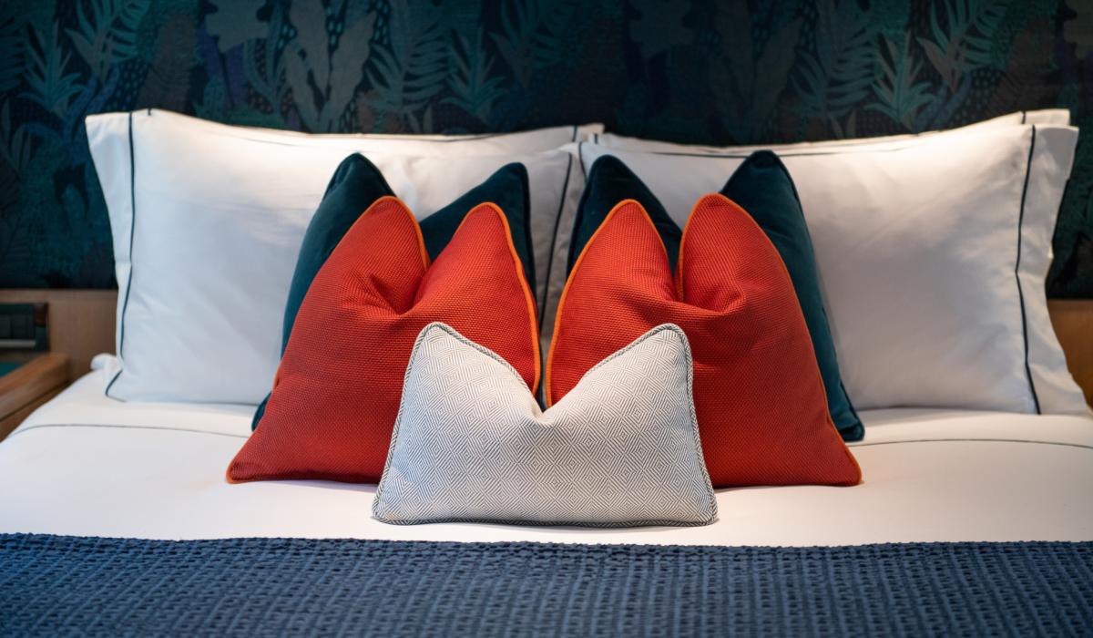 Oyster Yachts Oyster 885 Karibu Luxury Sailboat Master Cabin Bed