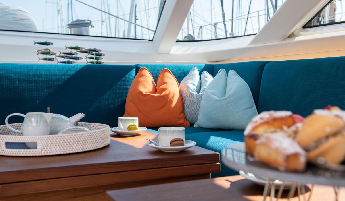 Oyster Yachts Oyster 885 Karibu Luxury Sailboat Saloon Table