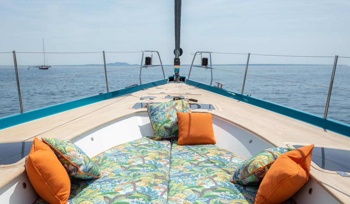 Oyster Yachts Oyster 885 Karibu Luxury Sailing Yacht Flush Foredeck Tenderwell