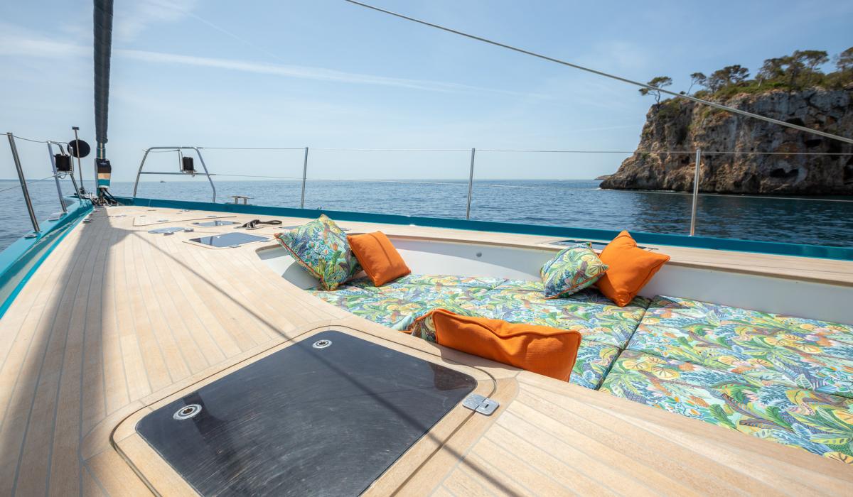 Oyster Yachts Oyster 885 Karibu Luxury Sailing Yacht Flush Foredeck