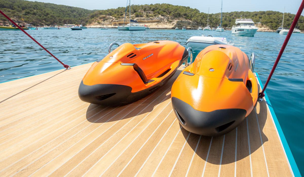 Oyster Yachts Oyster 885 Karibu Luxury Sailing Yacht Watersports