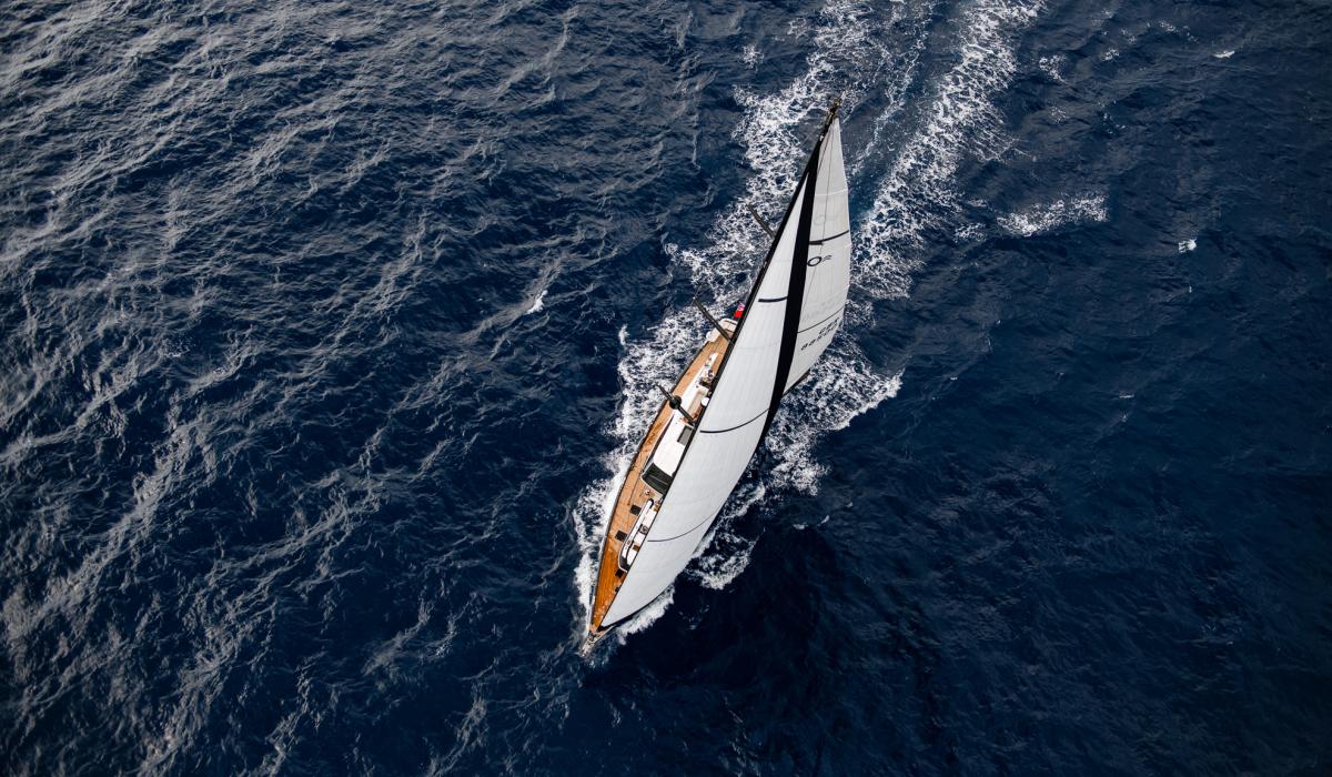 Oyster Yachts Oyster 885 Lush Med Sailing