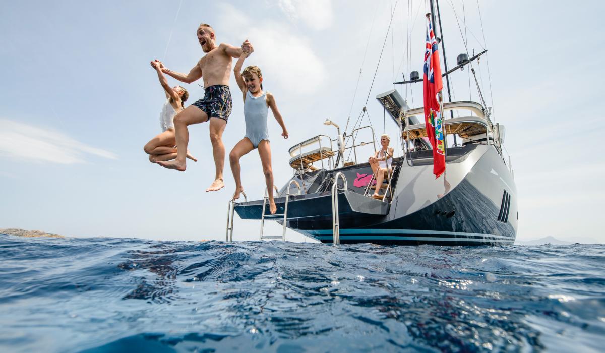 Oyster Yachts Oyster 885 Lush Underwater Diving Swimming Platform 2